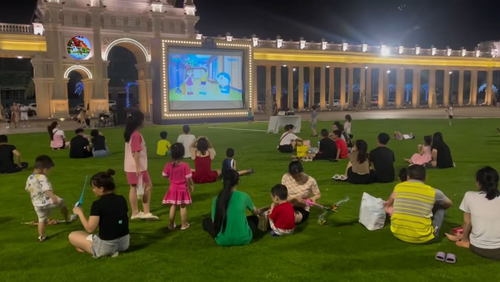 Không gian mở tại rạp phim ngoài trời Vũ Yên cùng trải nghiệm hoàn toàn miễn phí