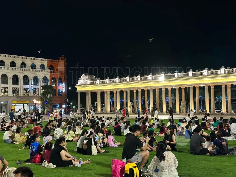 Rạp chiếu phim ngoài trời Vũ Yên - Một hình thức giải trí “sạch” trong thời đại nhiễu loạn số