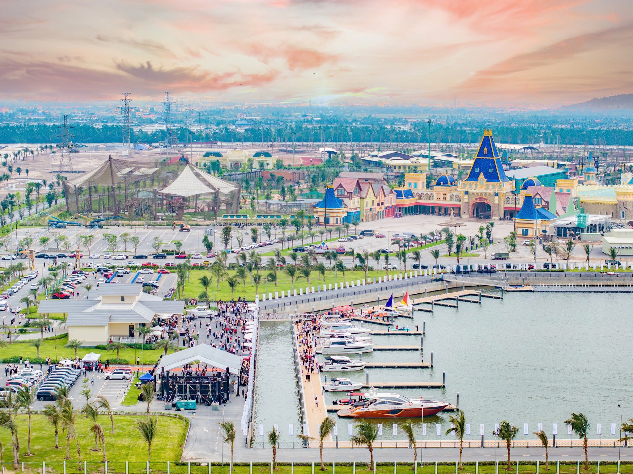 Toàn cảnh sự kiện khai trương bến du thuyền Vũ Yên