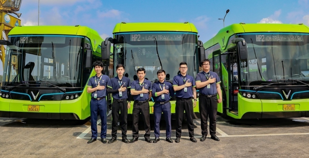 Vì sao nên chọn Vinbus để di chuyển đến học viện cưỡi ngựa Hoàng Gia tại Vinhomes Vũ Yên?